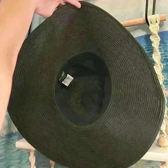 Black Straw Sun Hat With Chain Accent - Picture 4 of 7